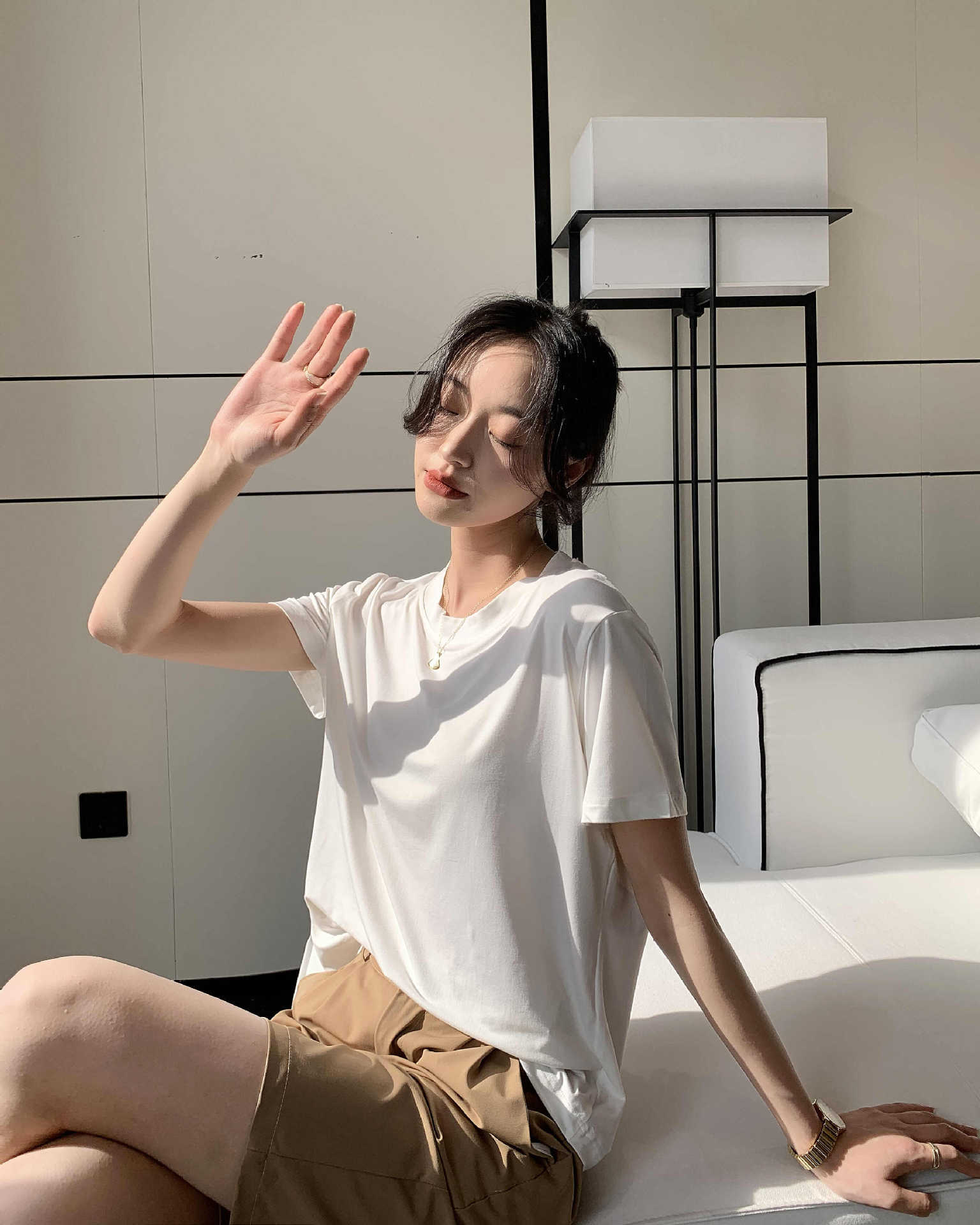 白色t恤女短袖